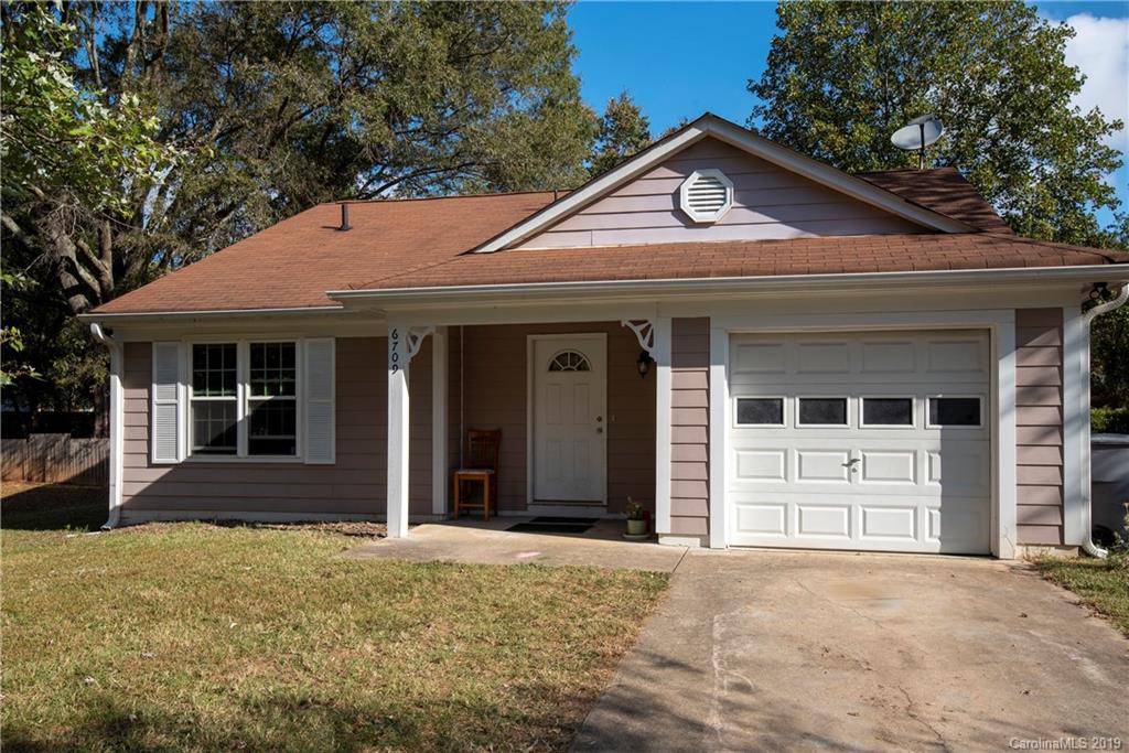 6709 Bellows Place Charlotte NC 28227