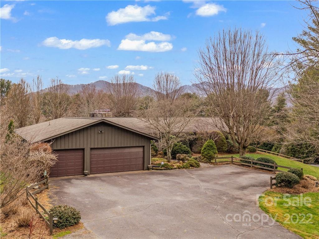 112 Crest View Road Burnsville NC 28714