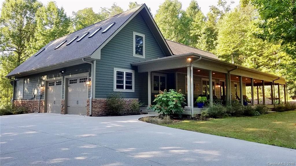 959 Whites Lake Boulevard Saluda NC 28773