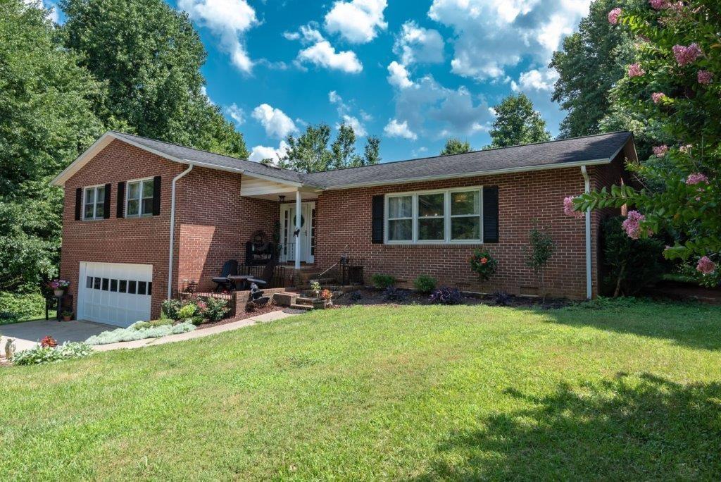 1099 Castleton Court Newton NC 28658