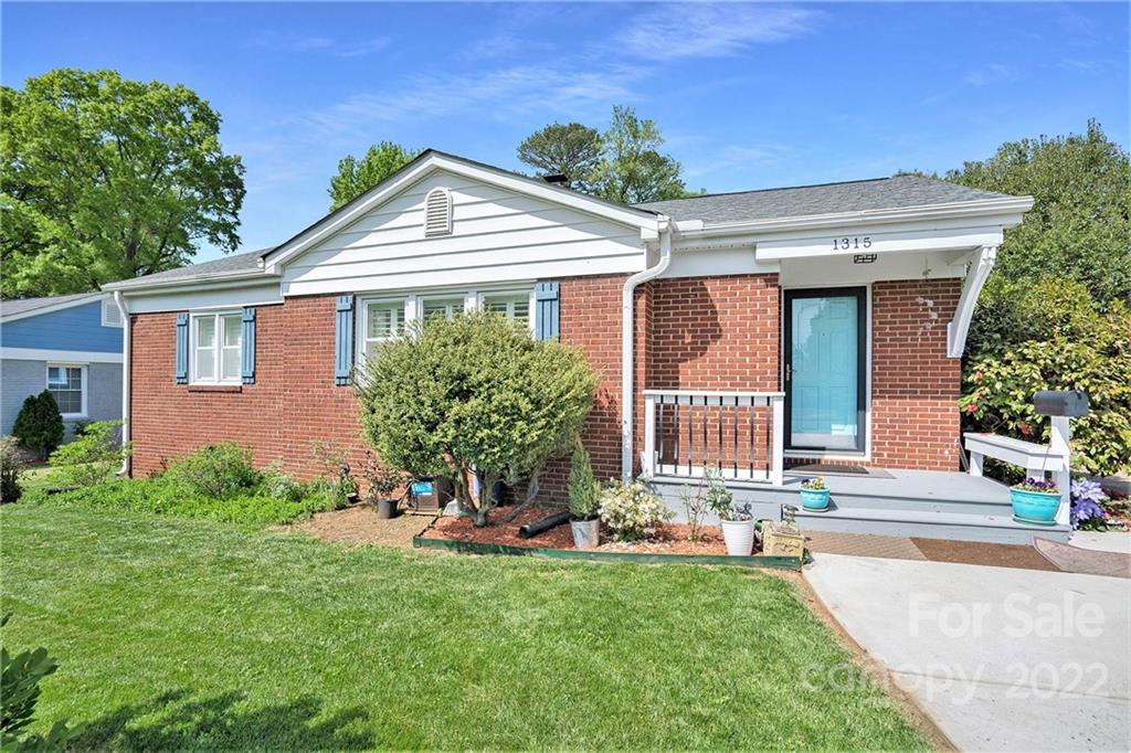 1315 Dresden Drive W Charlotte NC 28205