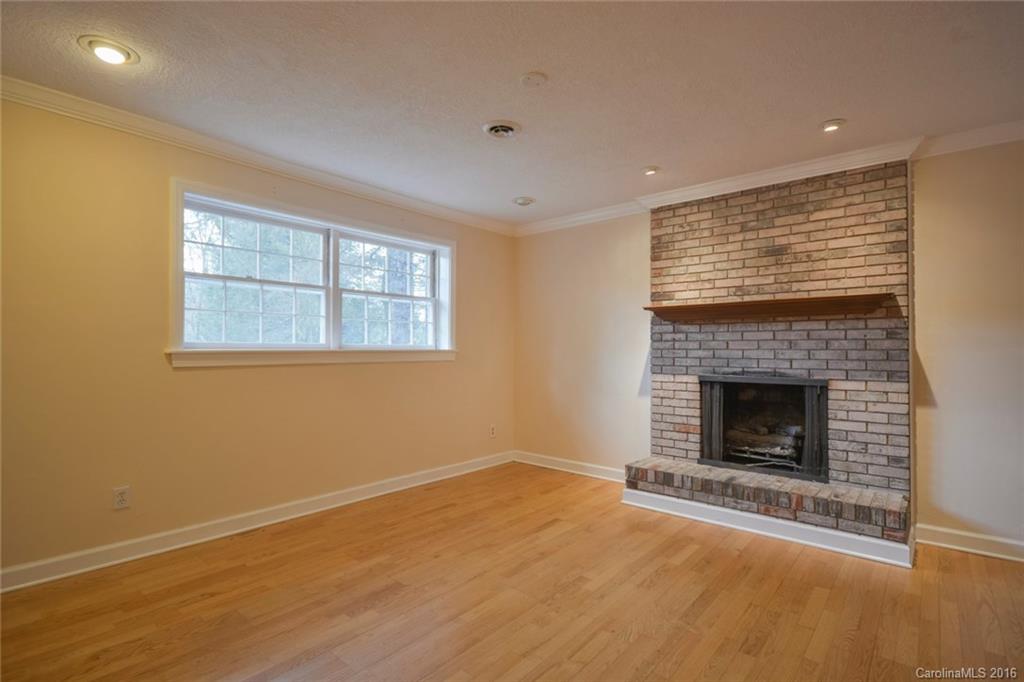 33 Brookcliff Drive Asheville NC 28804