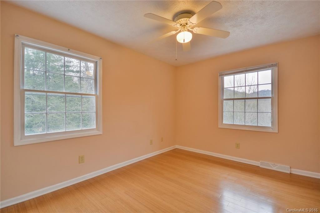 33 Brookcliff Drive Asheville NC 28804