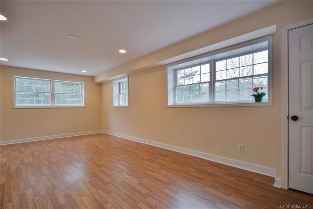 33 Brookcliff Drive Asheville NC 28804