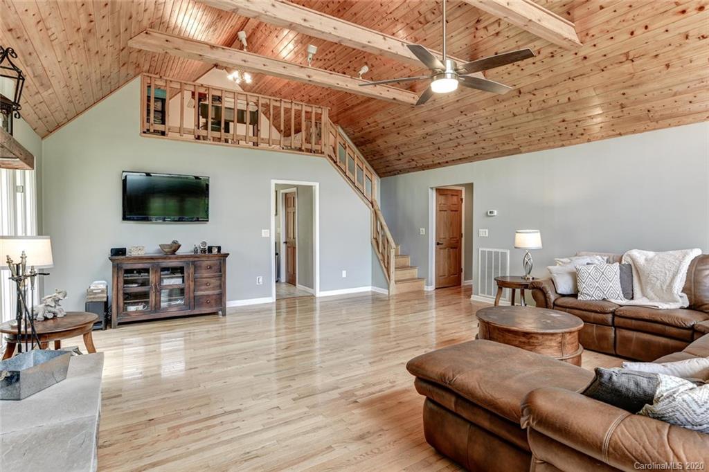 513 Wildflower Lane Burnsville NC 28714