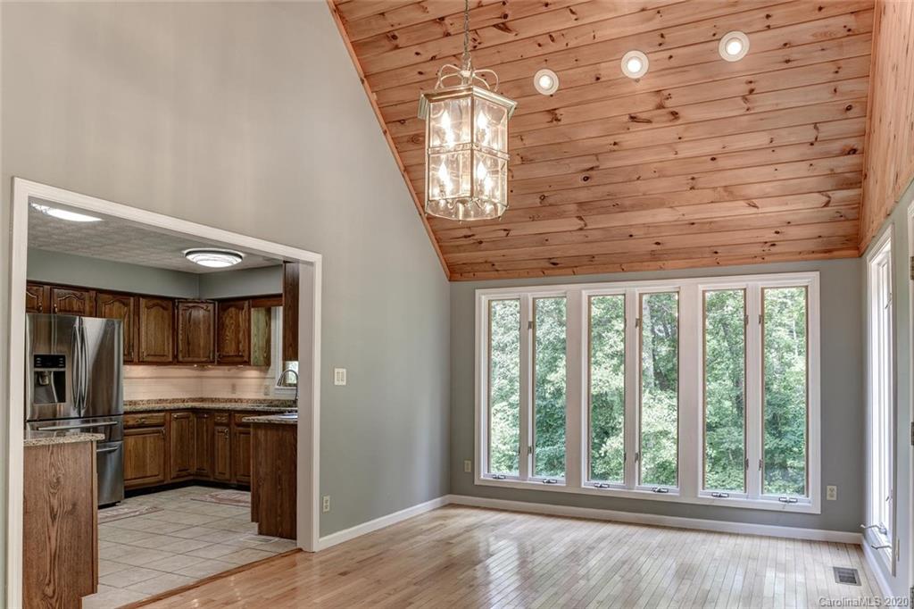 513 Wildflower Lane Burnsville NC 28714