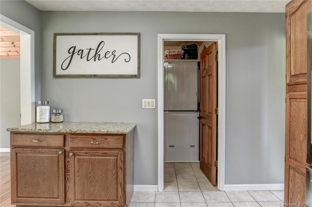 513 Wildflower Lane Burnsville NC 28714
