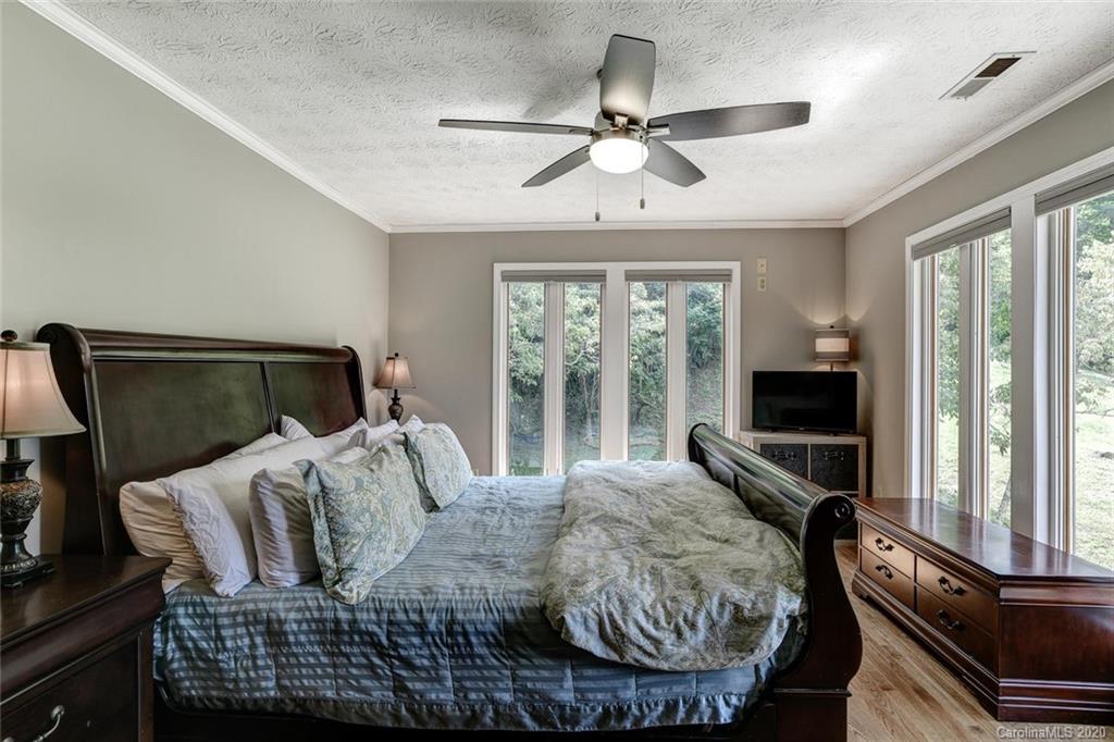 513 Wildflower Lane Burnsville NC 28714