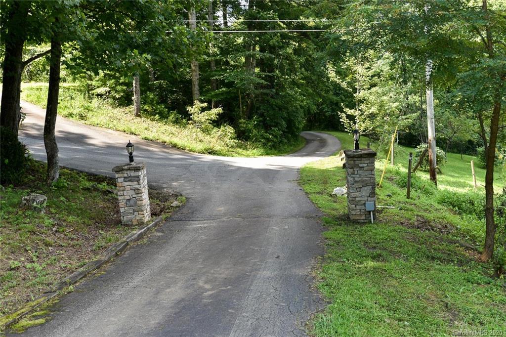 513 Wildflower Lane Burnsville NC 28714