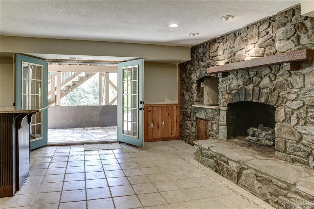 513 Wildflower Lane Burnsville NC 28714