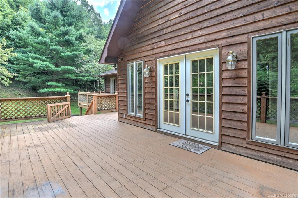 513 Wildflower Lane Burnsville NC 28714