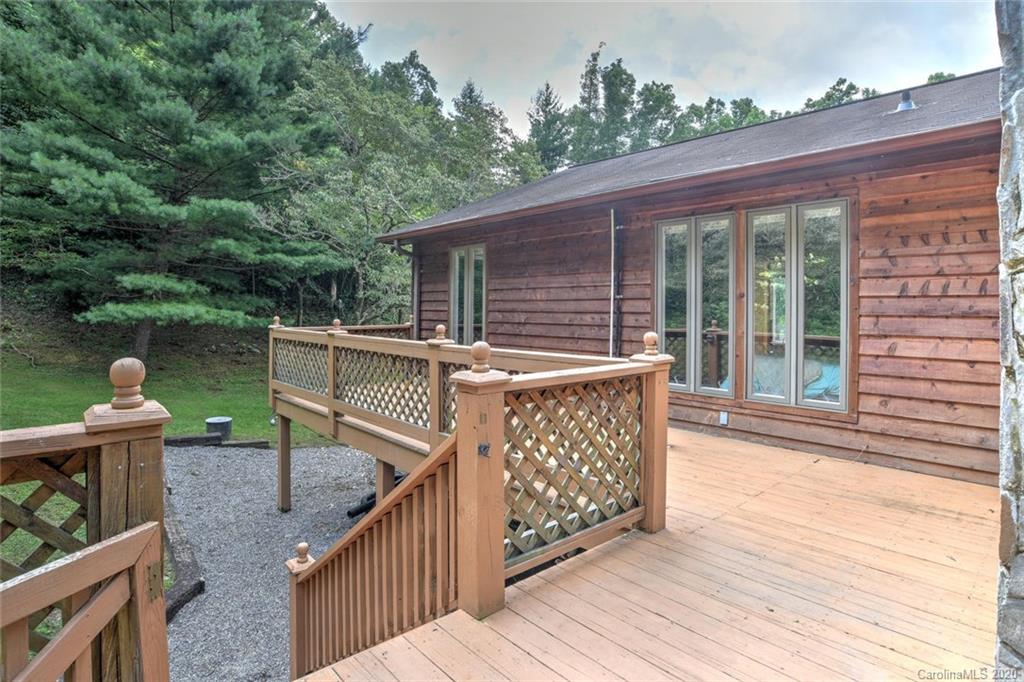 513 Wildflower Lane Burnsville NC 28714