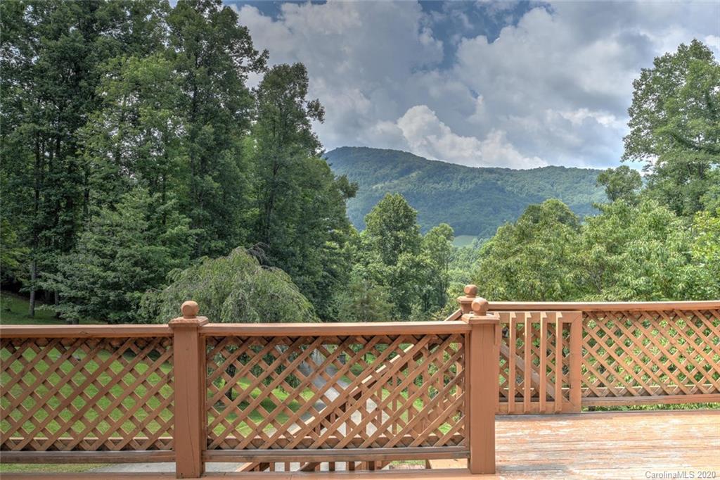 513 Wildflower Lane Burnsville NC 28714