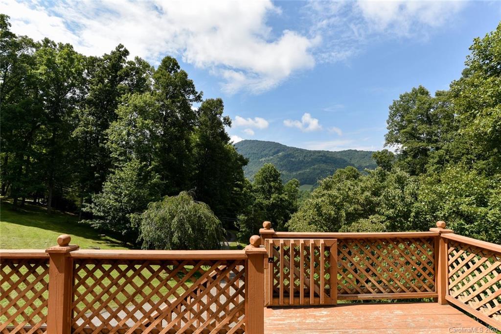 513 Wildflower Lane Burnsville NC 28714