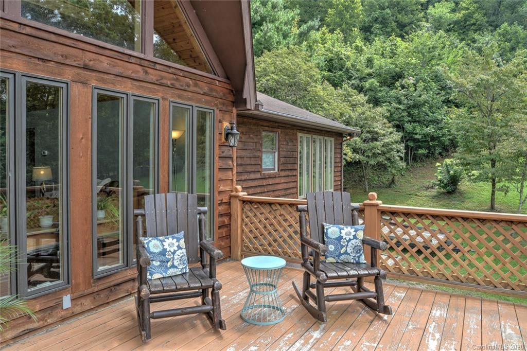 513 Wildflower Lane Burnsville NC 28714