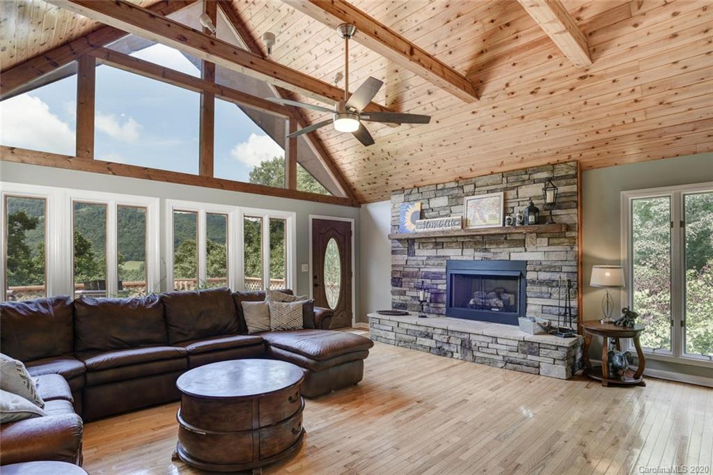 513 Wildflower Lane Burnsville NC 28714