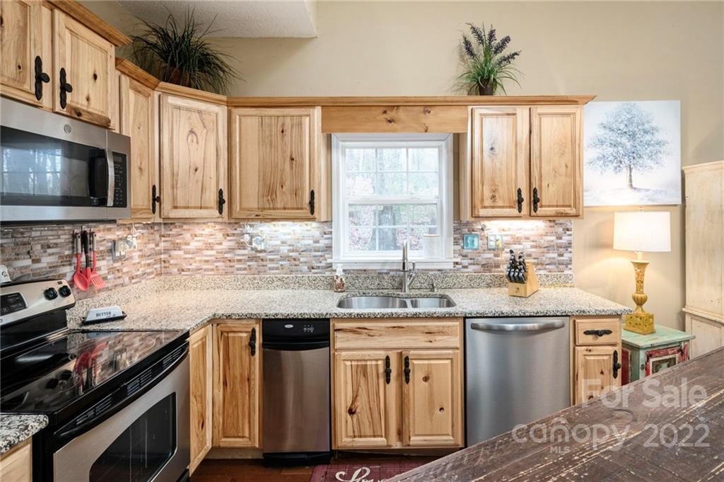 64 Hillside Lane Arden NC 28704