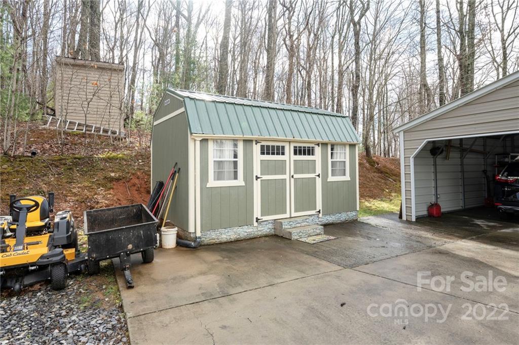 64 Hillside Lane Arden NC 28704