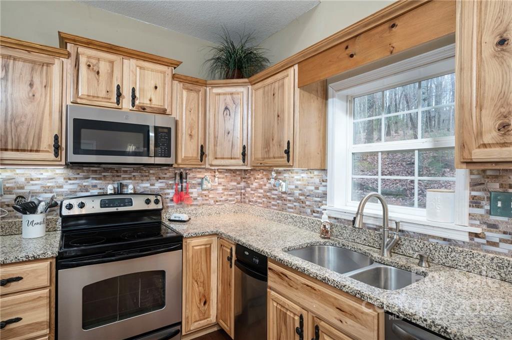 64 Hillside Lane Arden NC 28704