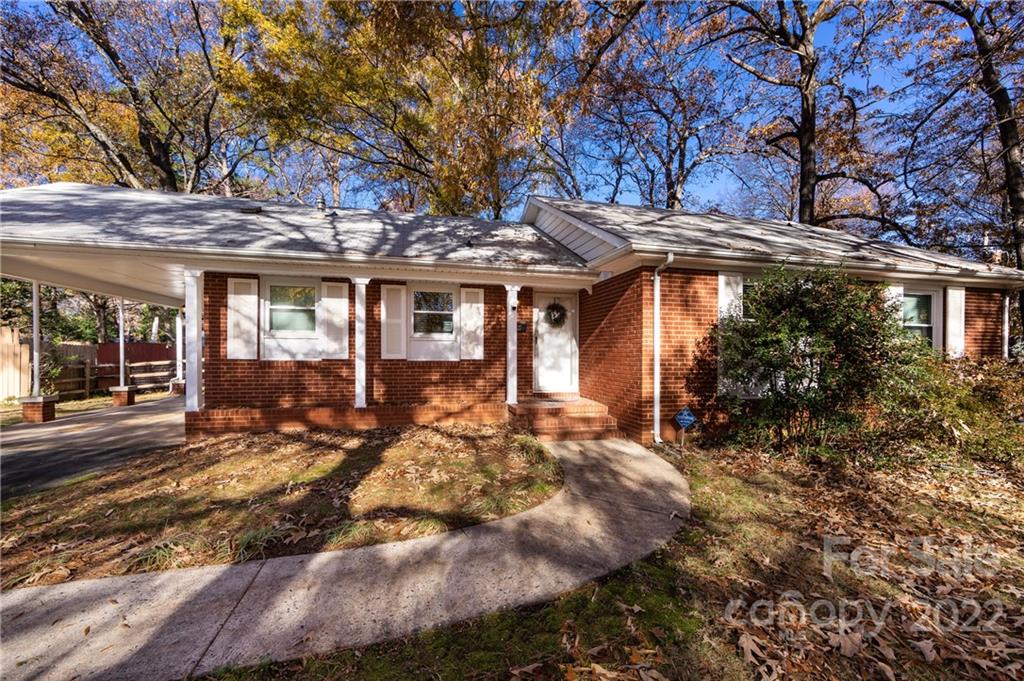 1527 Briarfield Drive Charlotte NC 28205