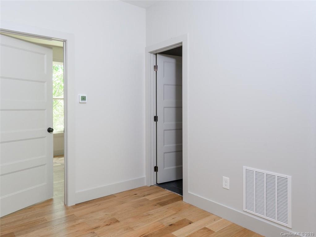 31 Lilac Street Asheville NC 28806