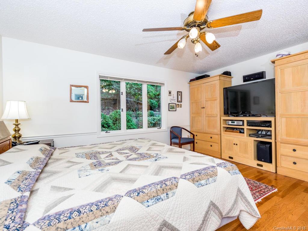 25 Gardenwood Lane Asheville NC 28803