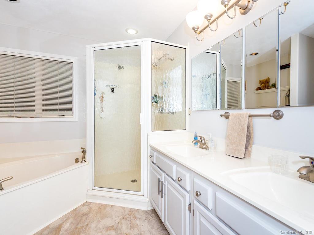25 Gardenwood Lane Asheville NC 28803