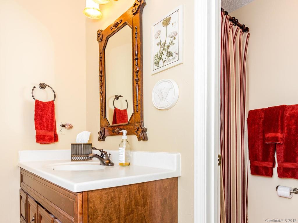 25 Gardenwood Lane Asheville NC 28803