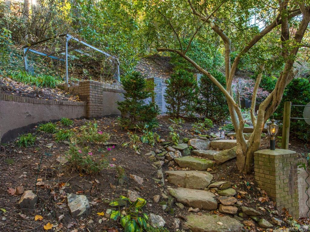 25 Gardenwood Lane Asheville NC 28803