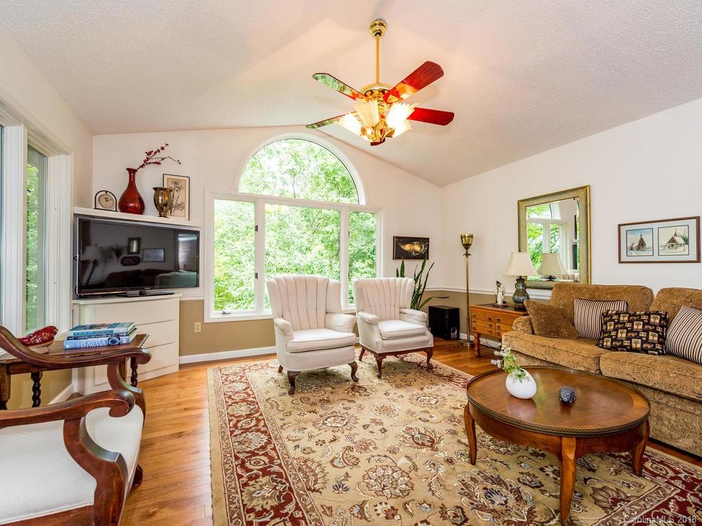 25 Gardenwood Lane Asheville NC 28803