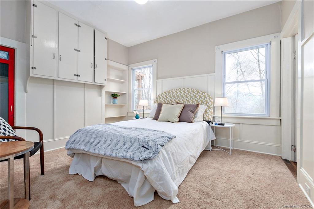 12 Park Street Weaverville NC 28787