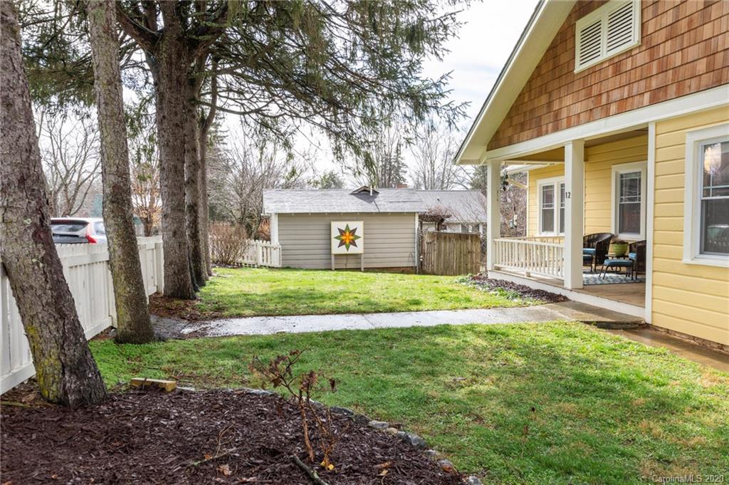 12 Park Street Weaverville NC 28787