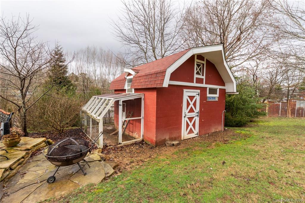 12 Park Street Weaverville NC 28787