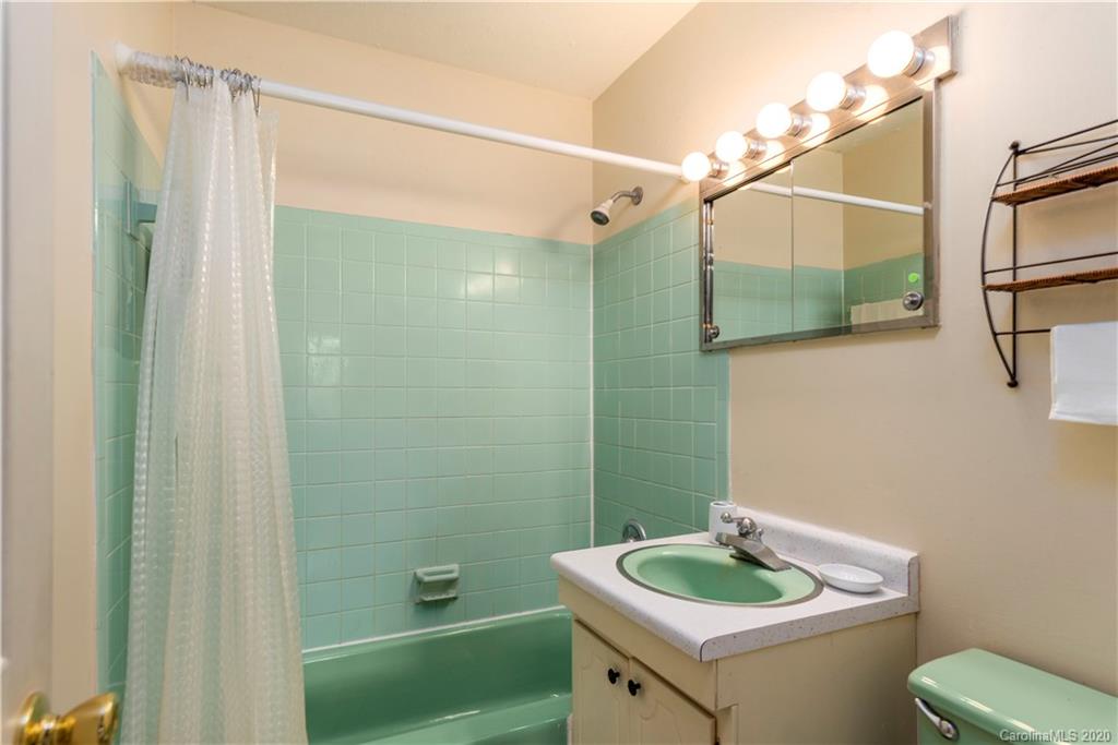 42 Hamburg Drive Weaverville NC 28787