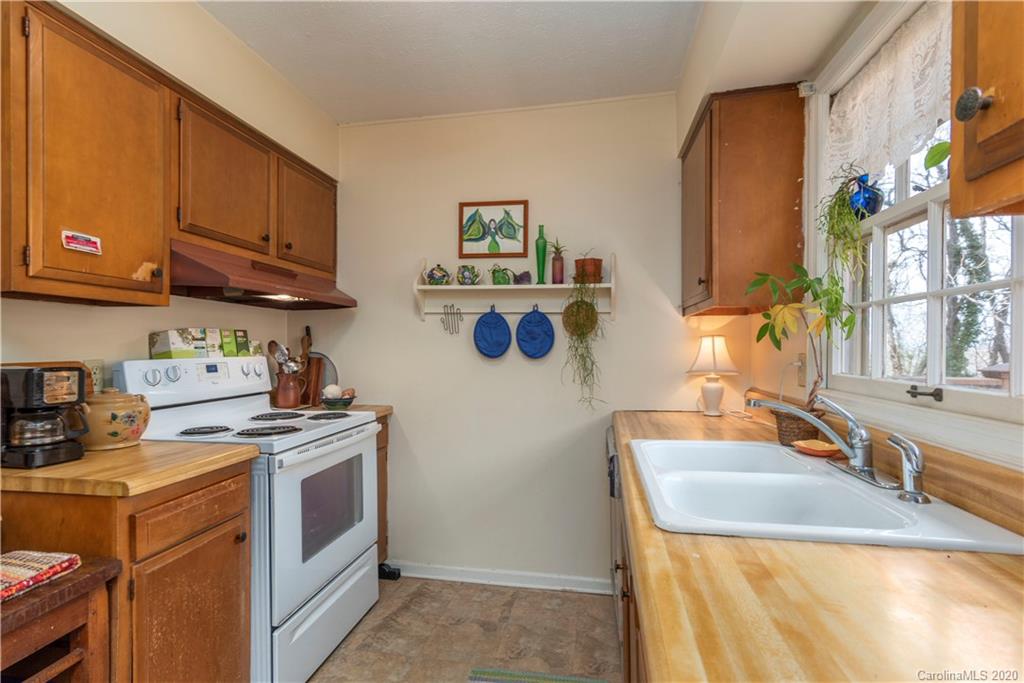 42 Hamburg Drive Weaverville NC 28787