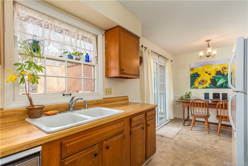42 Hamburg Drive Weaverville NC 28787