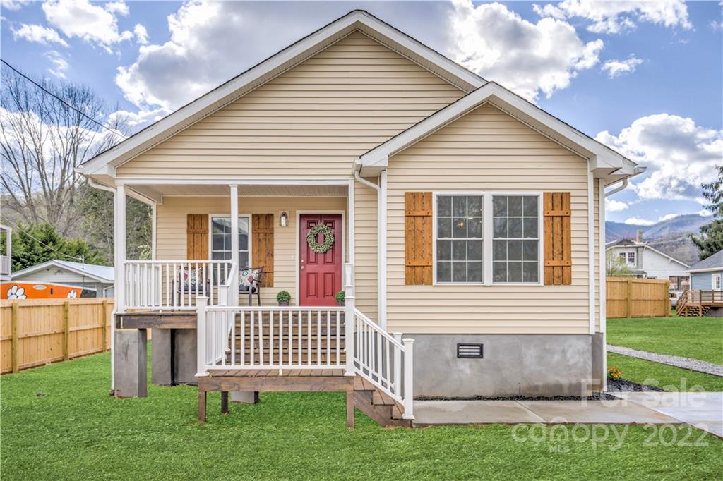 721 Camelot Drive Waynesville NC 28786