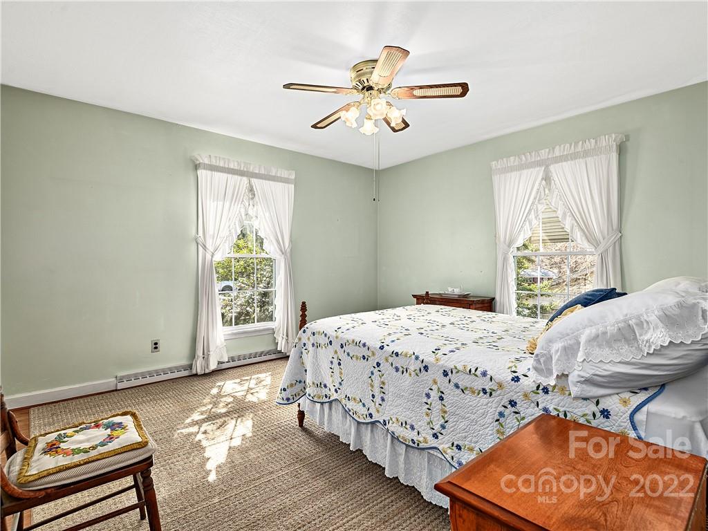 7 Oak Ridge Road Asheville NC 28805