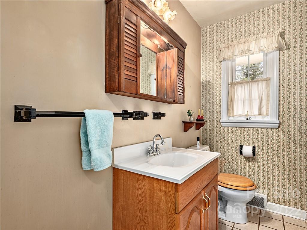 7 Oak Ridge Road Asheville NC 28805