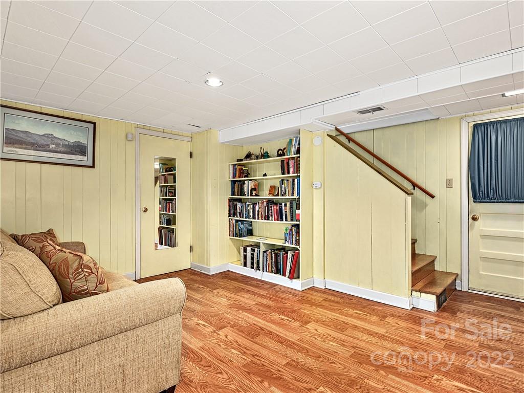 7 Oak Ridge Road Asheville NC 28805