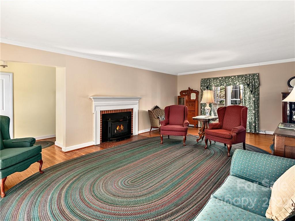 7 Oak Ridge Road Asheville NC 28805