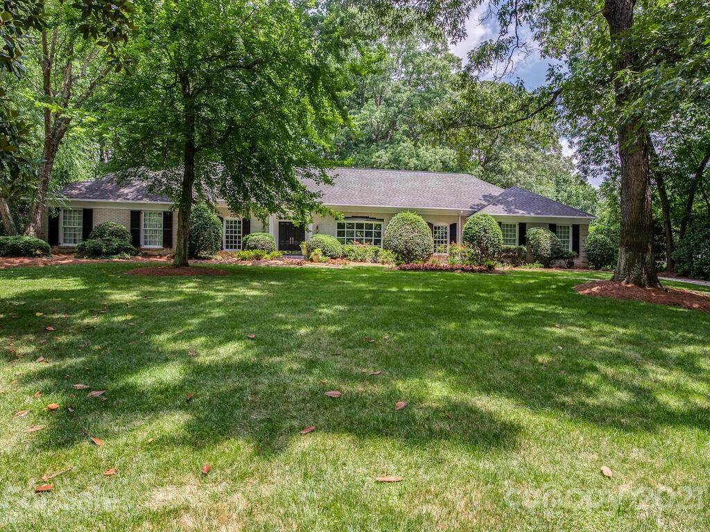 3734 Columbine Circle Charlotte NC 28211