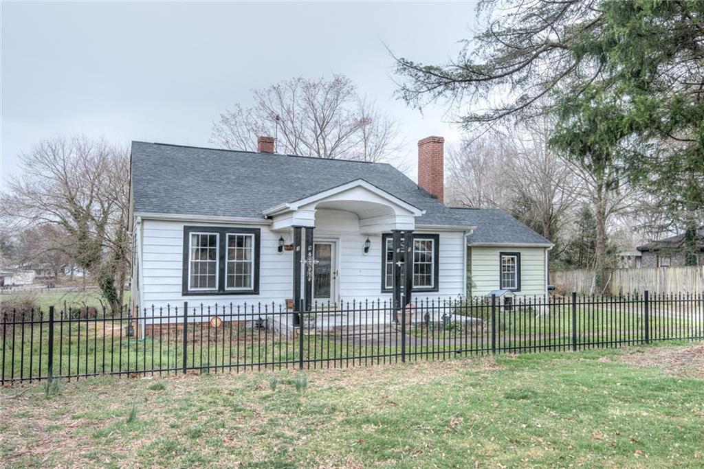 3975 1st Avenue Sw Hickory NC 28602