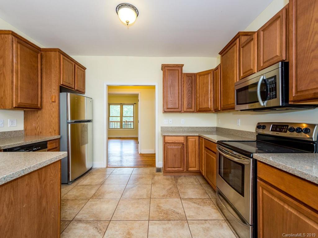 32 Lancaster Lane Weaverville NC 28787