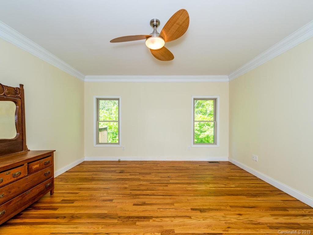 32 Lancaster Lane Weaverville NC 28787