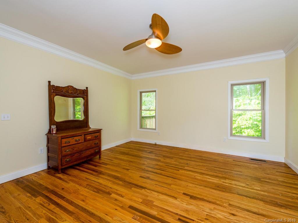 32 Lancaster Lane Weaverville NC 28787