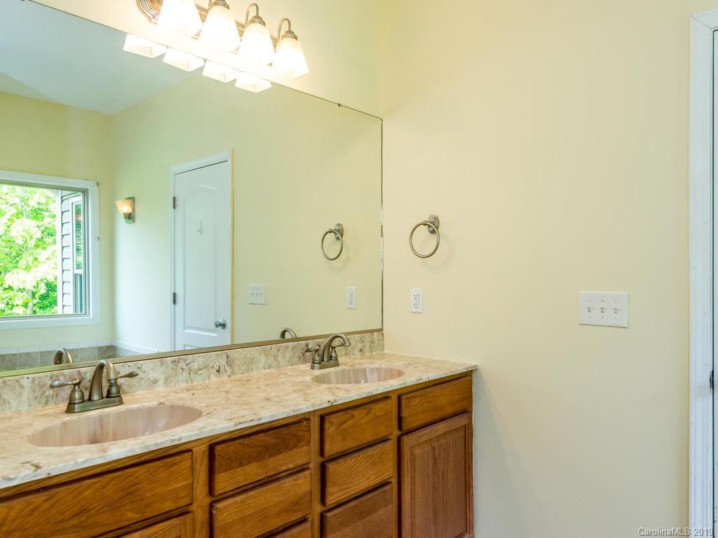 32 Lancaster Lane Weaverville NC 28787