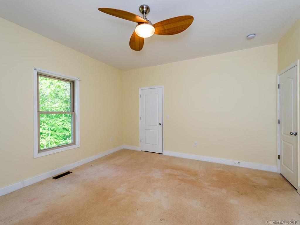 32 Lancaster Lane Weaverville NC 28787