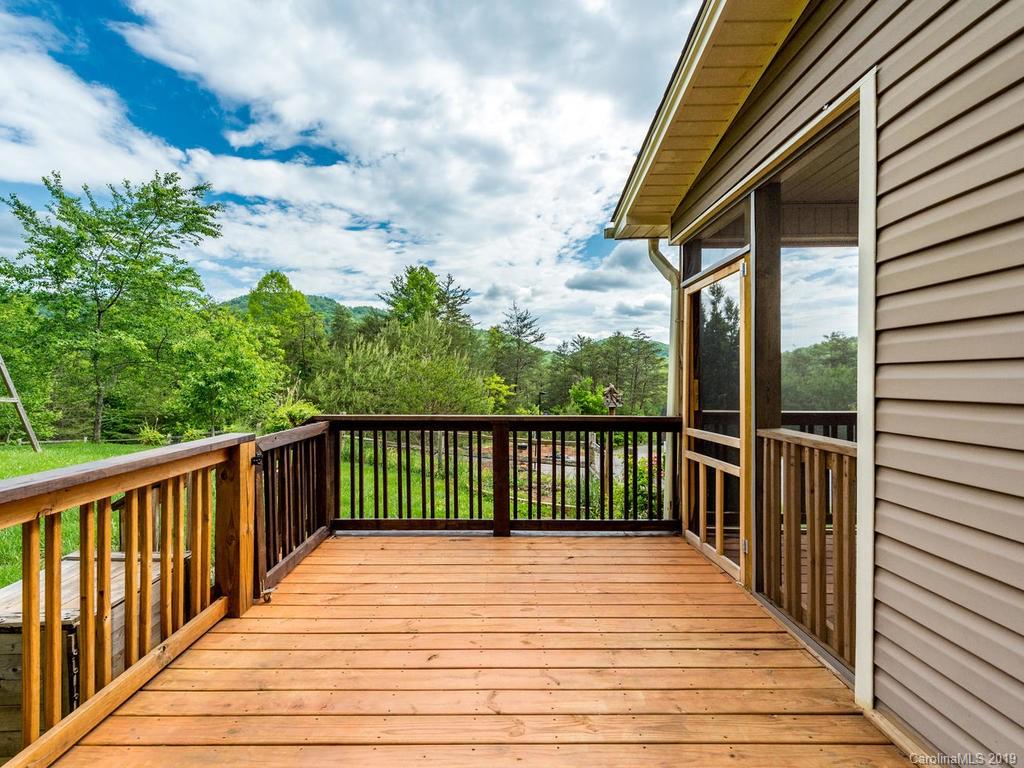 32 Lancaster Lane Weaverville NC 28787