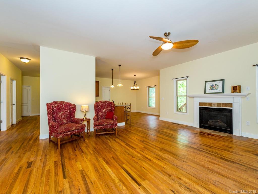 32 Lancaster Lane Weaverville NC 28787